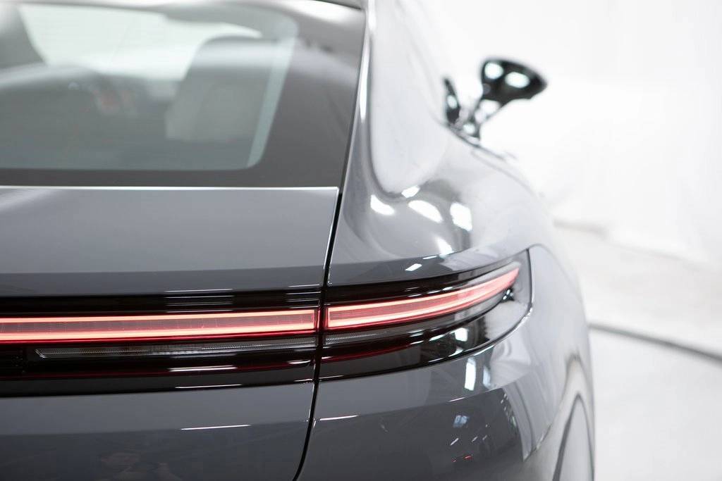 Thumbnail: 2025 Porsche Panamera - 38
