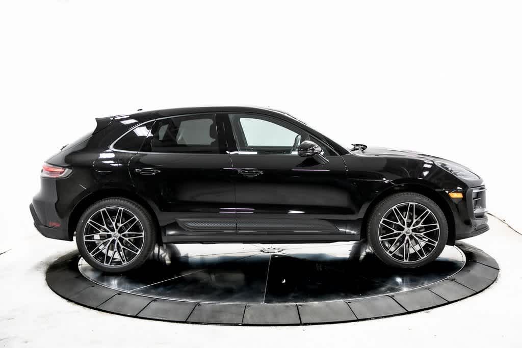 Thumbnail: 2025 Porsche Macan - 8
