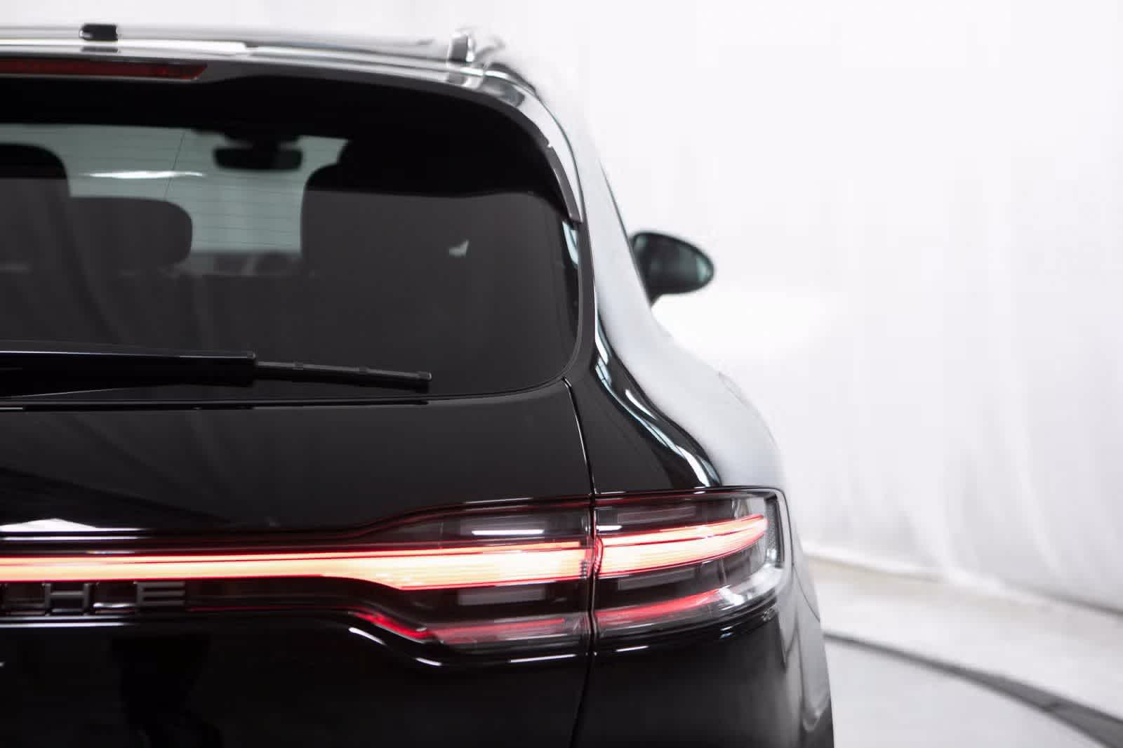Thumbnail: 2026 Porsche Macan - 21