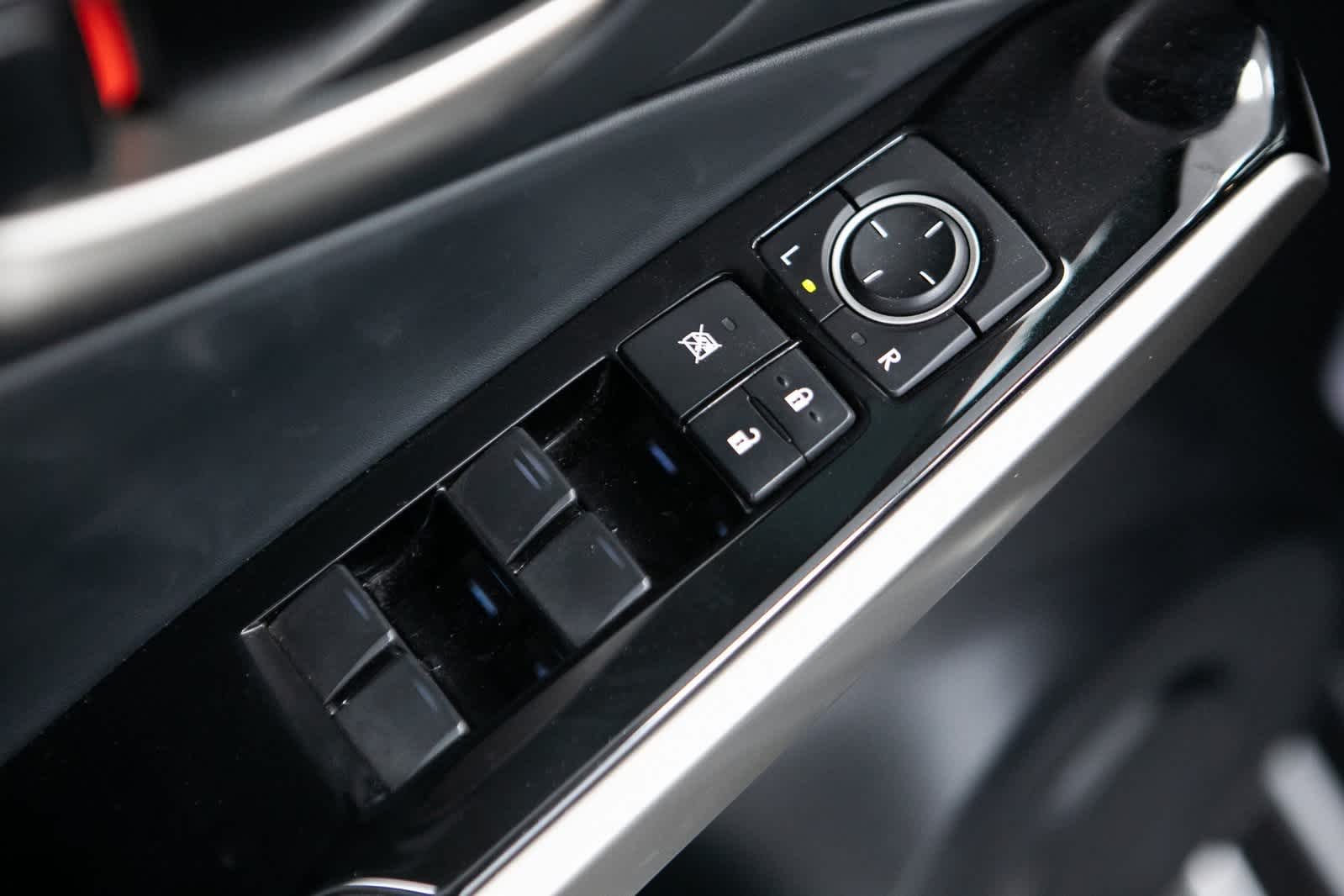 Thumbnail: 2019 Lexus IS - 18