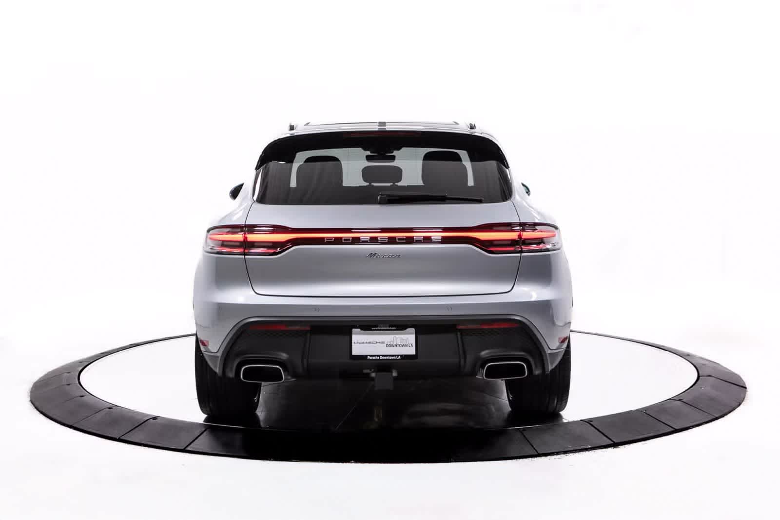 Thumbnail: 2026 Porsche Macan - 5