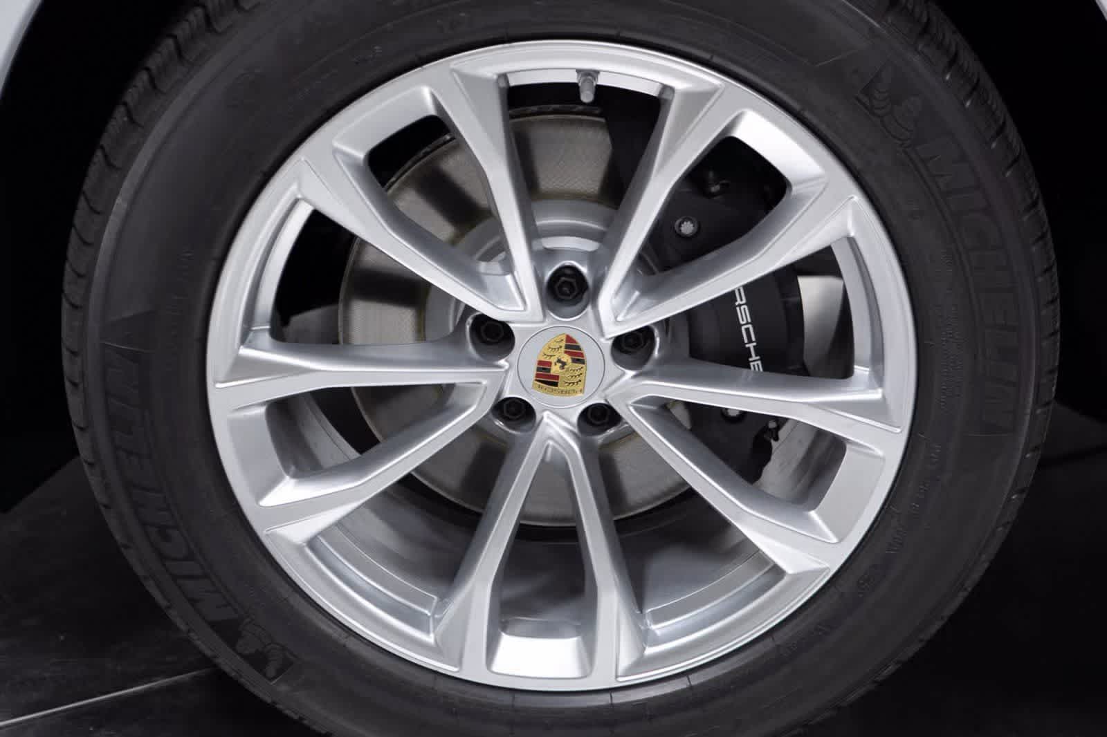 Thumbnail: 2026 Porsche Macan - 11