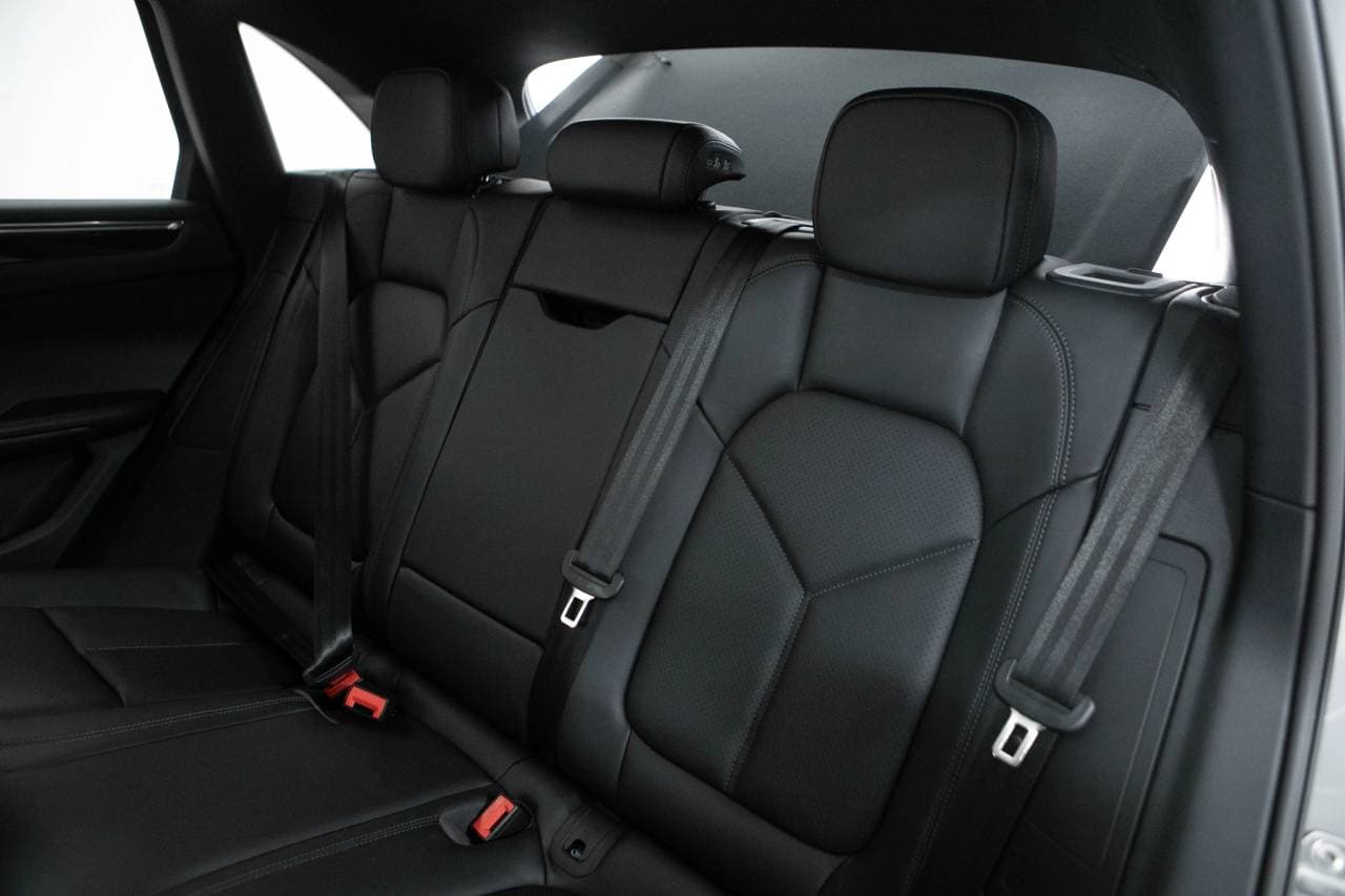 Thumbnail: 2026 Porsche Macan - 37