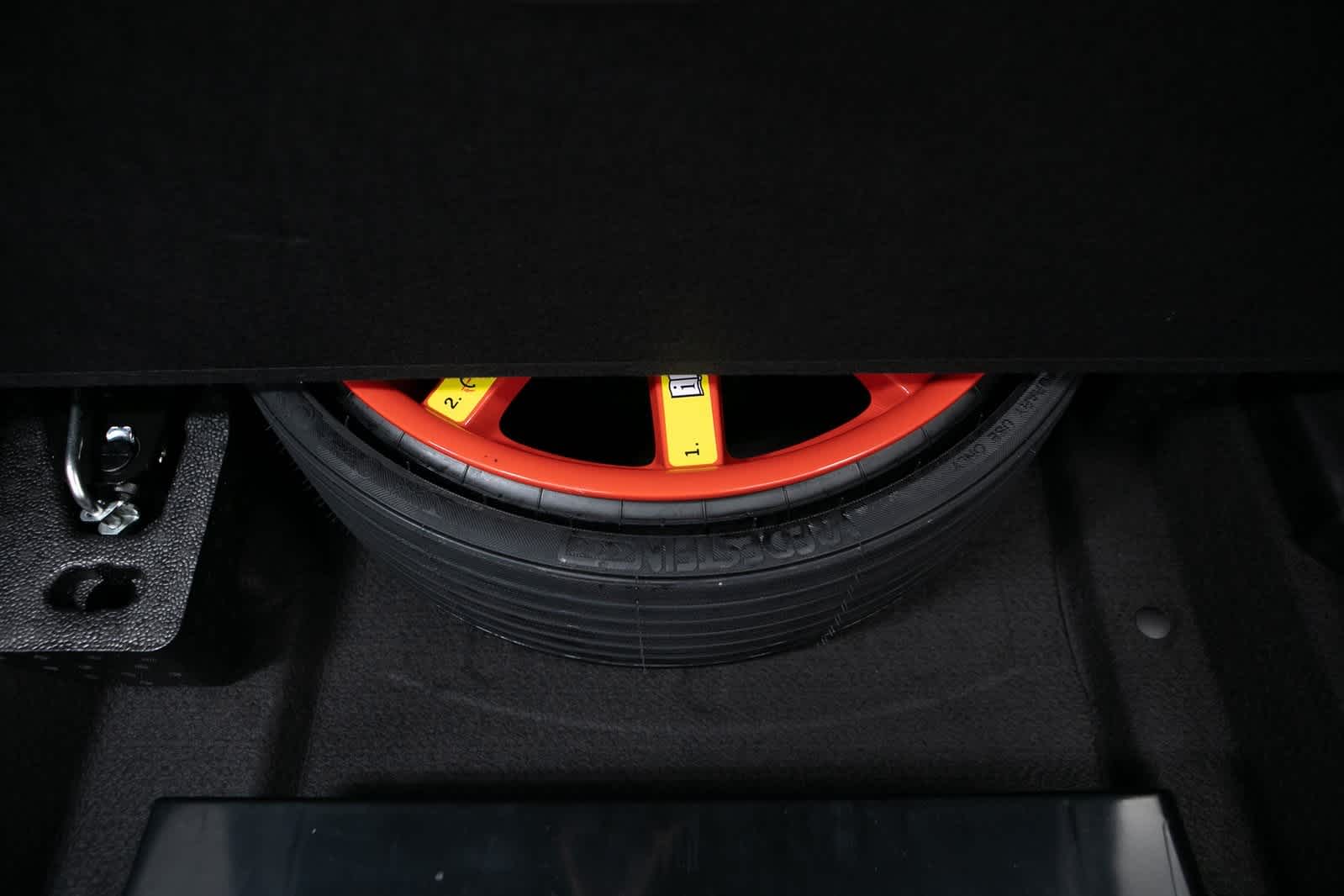 Thumbnail: 2025 Porsche Macan - 32