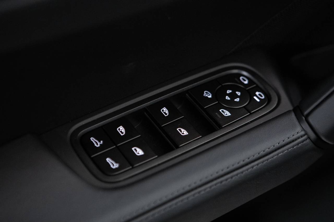 Thumbnail: 2026 Porsche Cayenne - 25