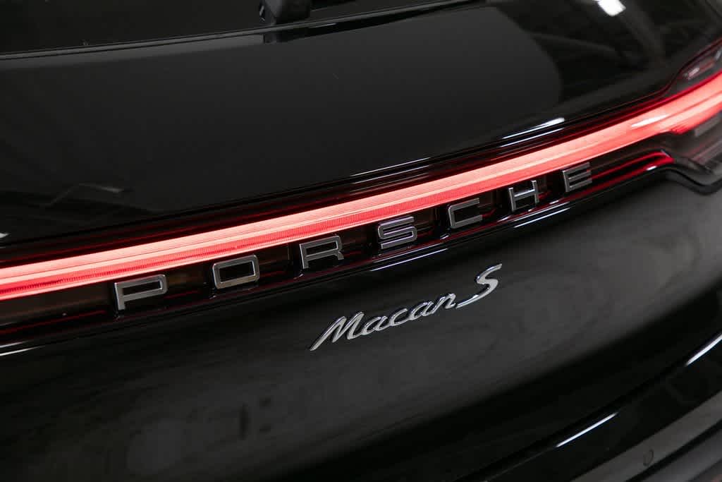Thumbnail: 2025 Porsche Macan - 37