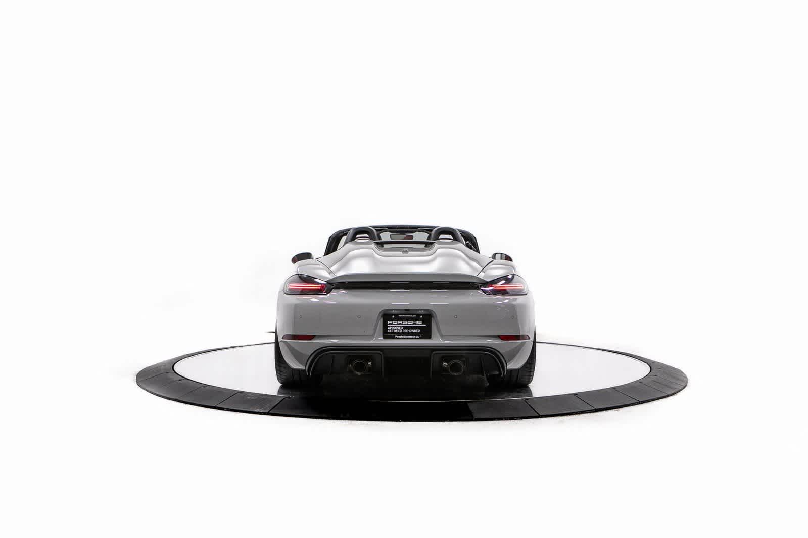 Thumbnail: 2022 Porsche  - 6