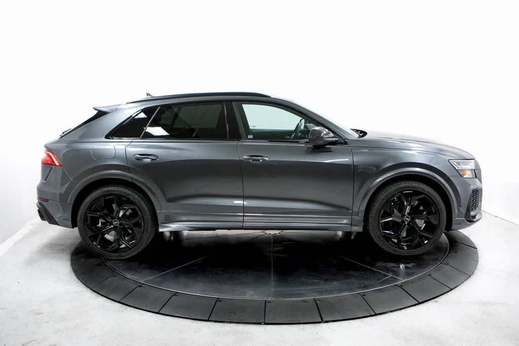Thumbnail: 2023 Audi RS Q8 - 8