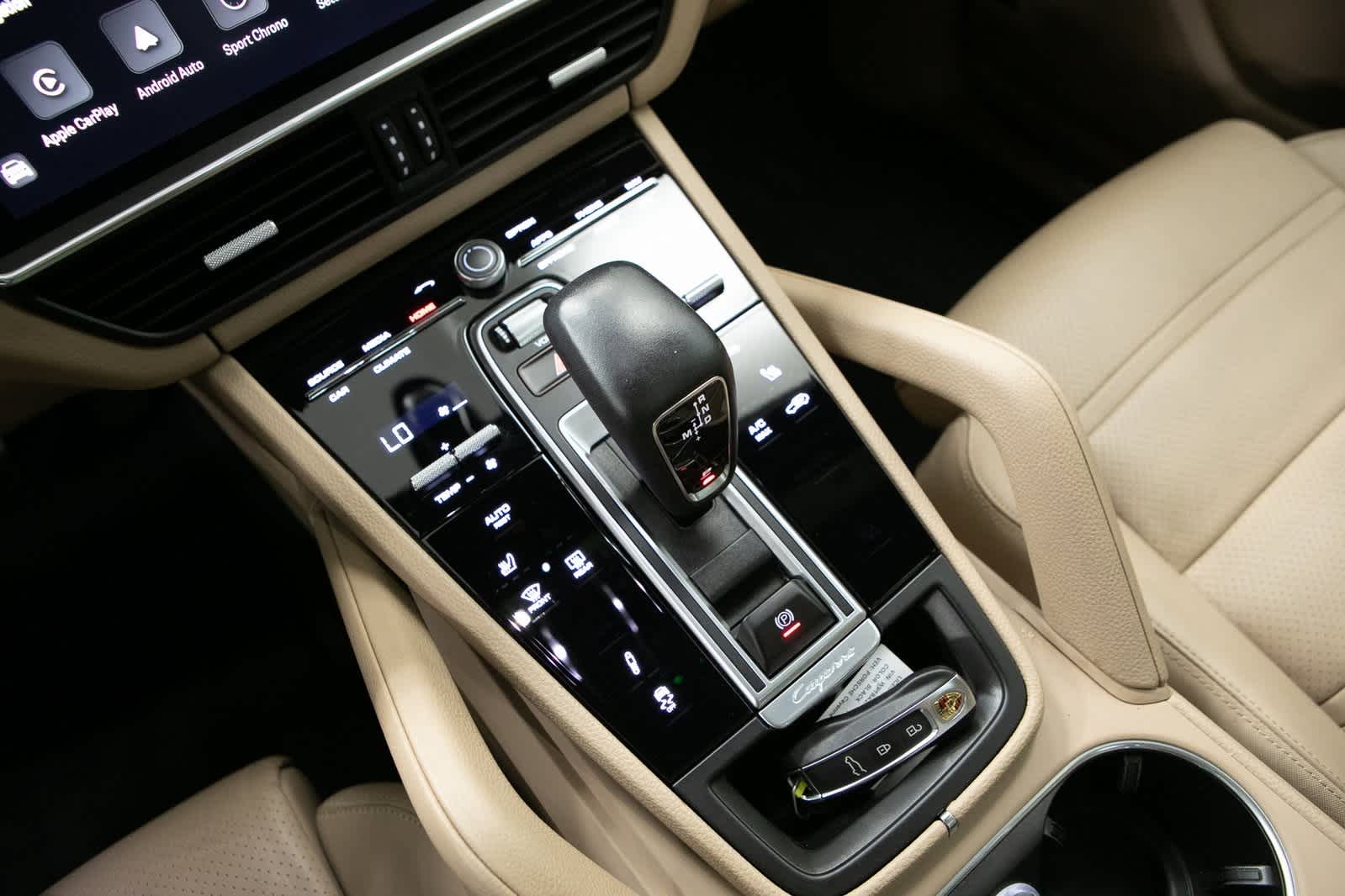 Thumbnail: 2022 Porsche Cayenne - 18