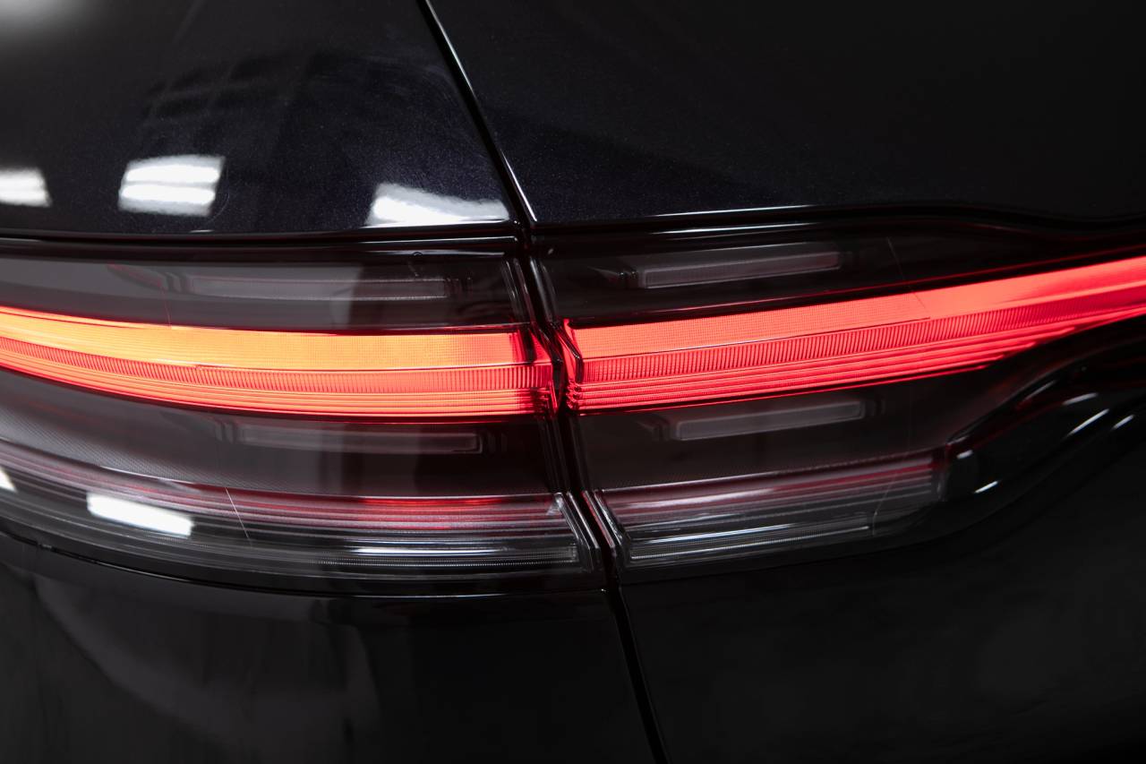 Thumbnail: 2026 Porsche Macan - 15