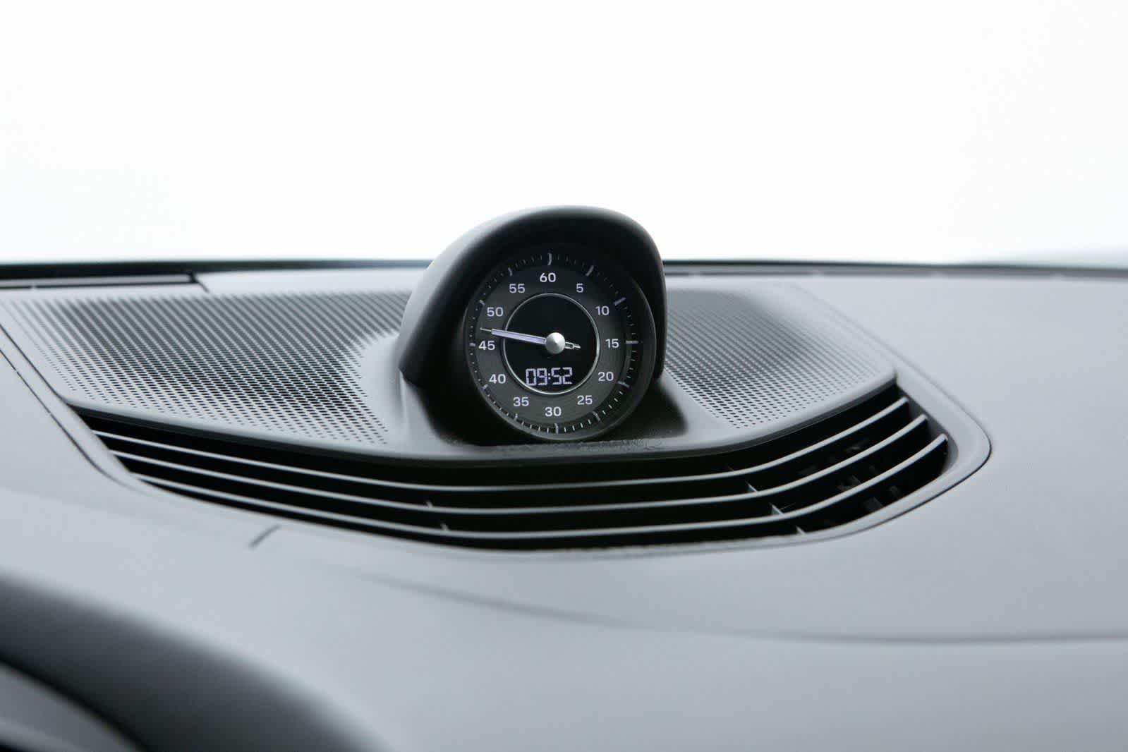 Thumbnail: 2020 Porsche Taycan - 25