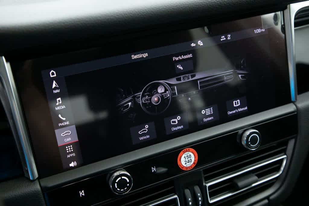 Thumbnail: 2025 Porsche Macan - 15