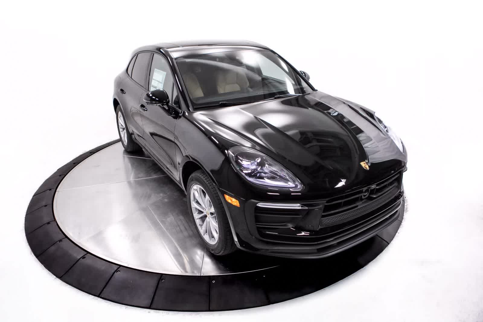 Thumbnail: 2026 Porsche Macan - 22