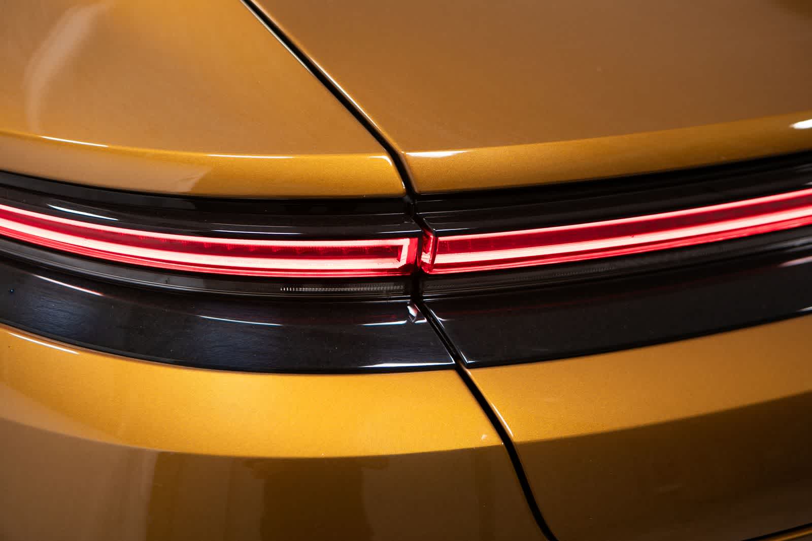 Thumbnail: 2025 Porsche Panamera - 18