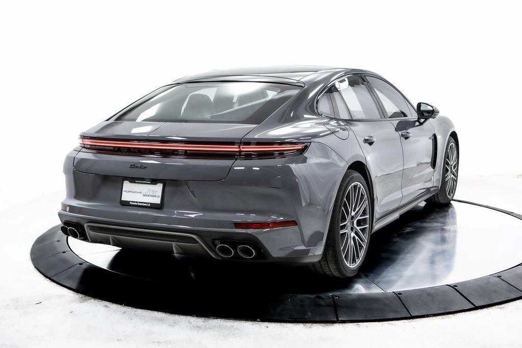 Thumbnail: 2025 Porsche Panamera - 7