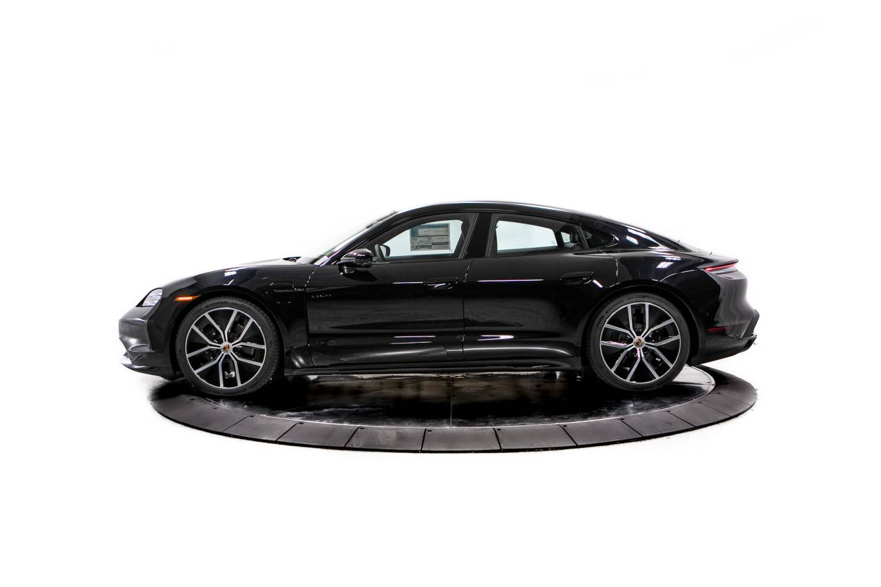 Thumbnail: 2026 Porsche Taycan - 2
