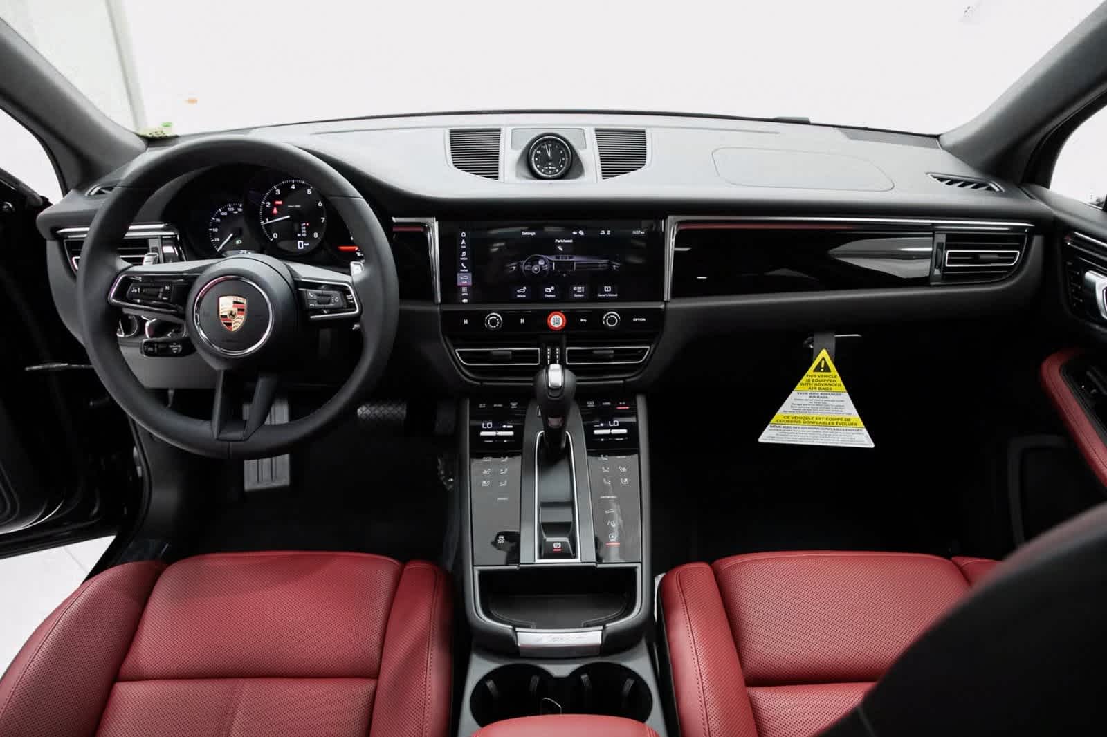 Thumbnail: 2025 Porsche Macan - 13