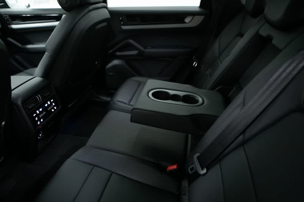 Thumbnail: 2025 Porsche Cayenne - 33