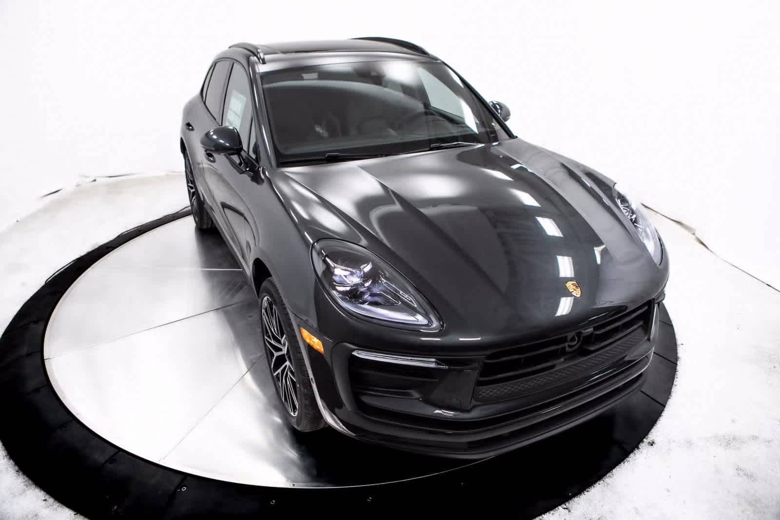 Thumbnail: 2025 Porsche Macan - 39