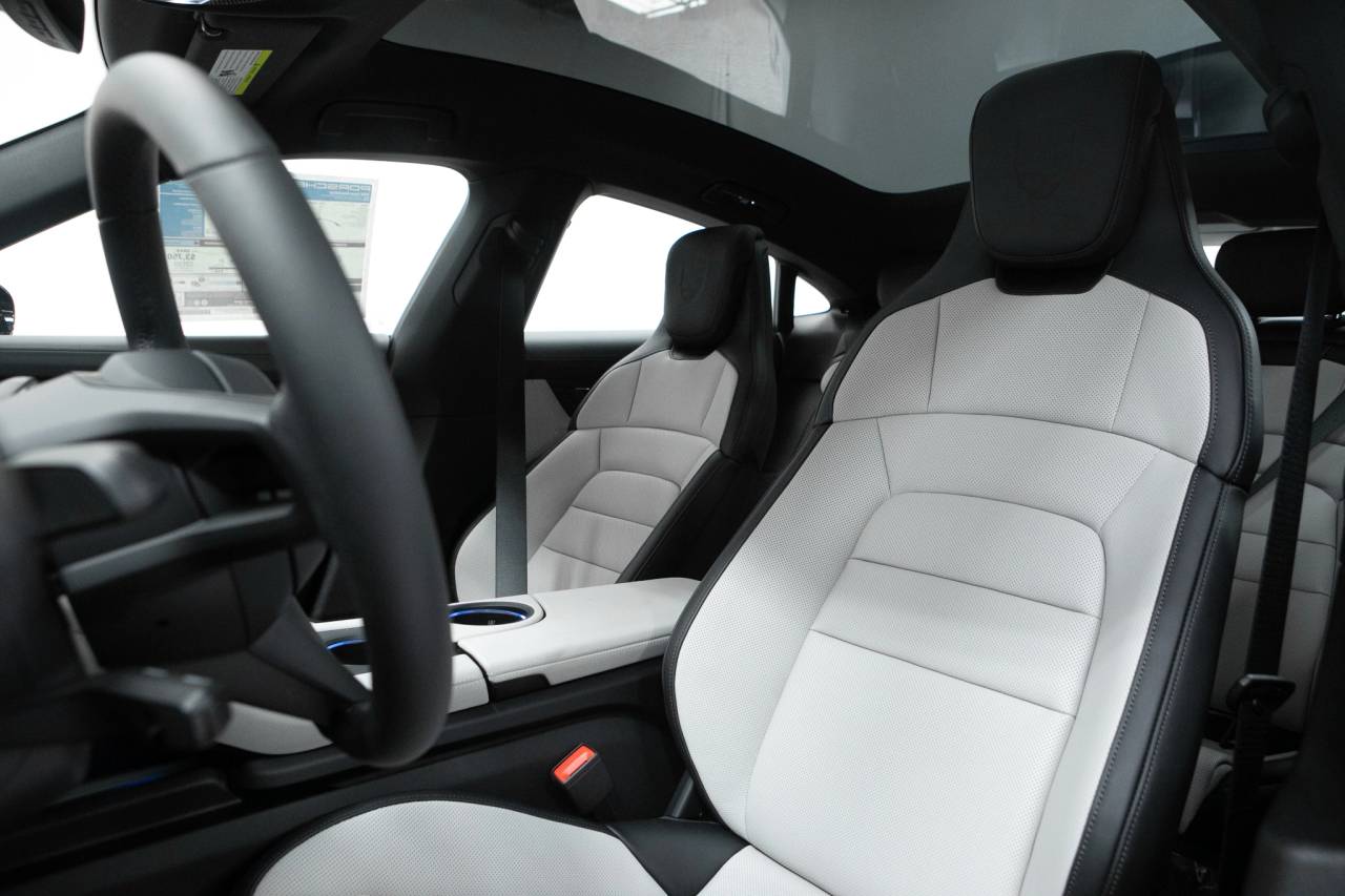 Thumbnail: 2026 Porsche Taycan - 5