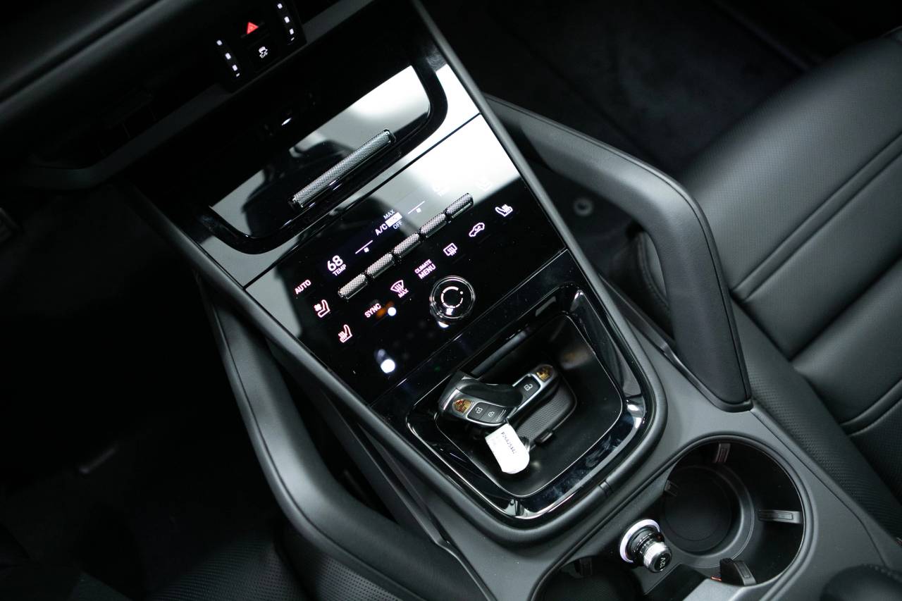 Thumbnail: 2026 Porsche Cayenne - 28