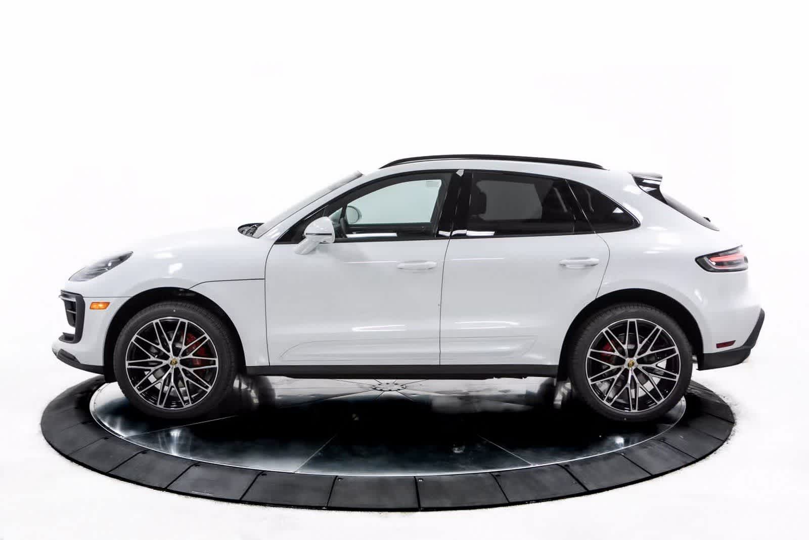 Thumbnail: 2025 Porsche Macan - 2