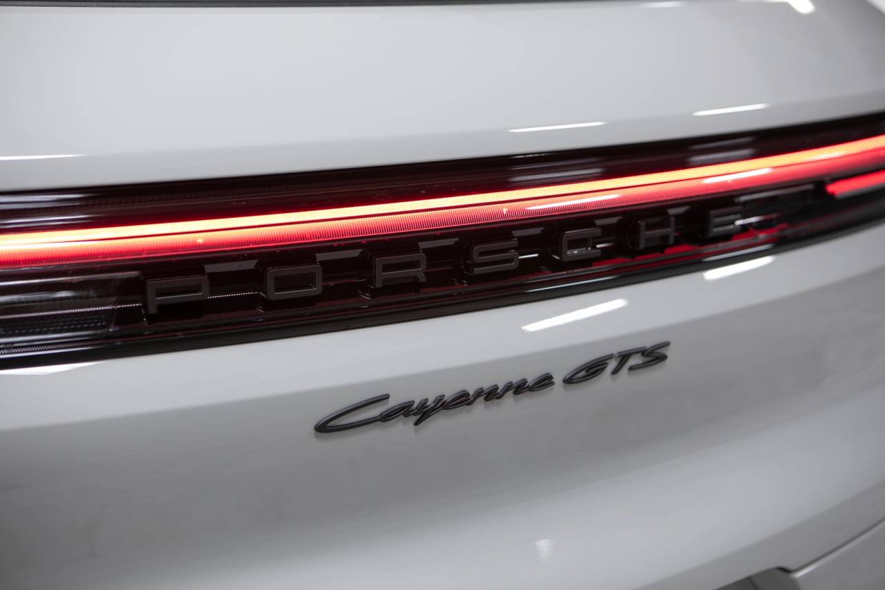 Thumbnail: 2026 Porsche Cayenne - 15