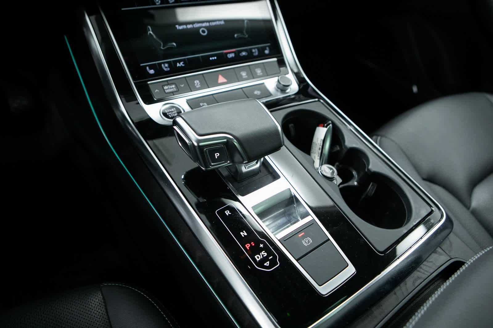 Thumbnail: 2022 Audi Q8 - 21