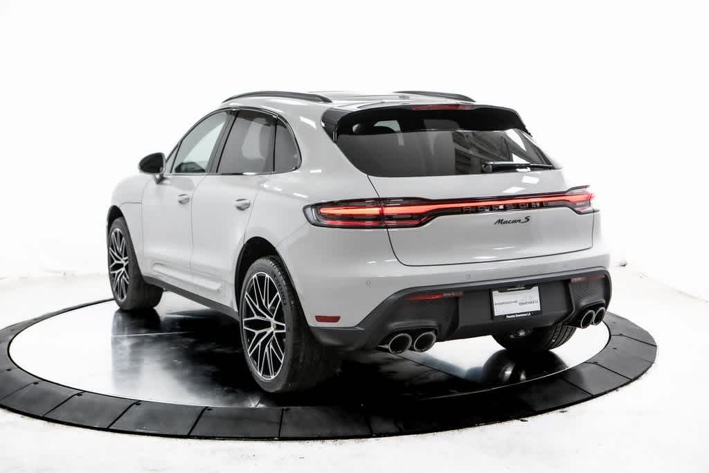 Thumbnail: 2025 Porsche Macan - 3