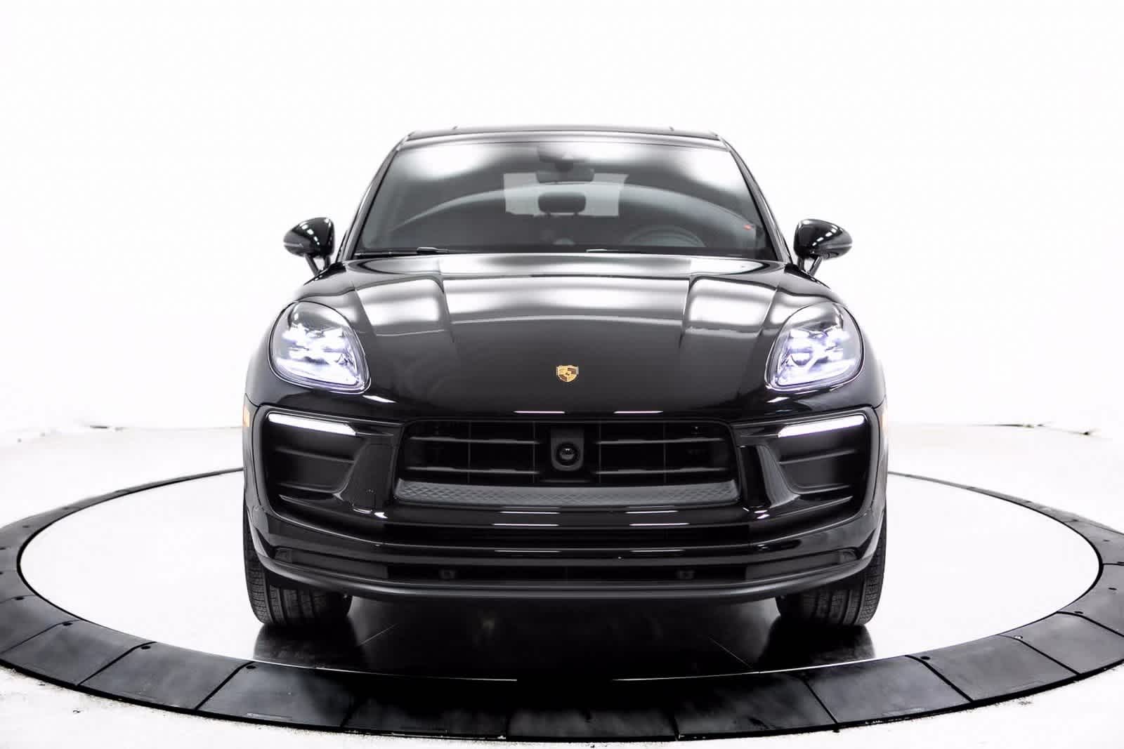 Thumbnail: 2025 Porsche Macan - 10