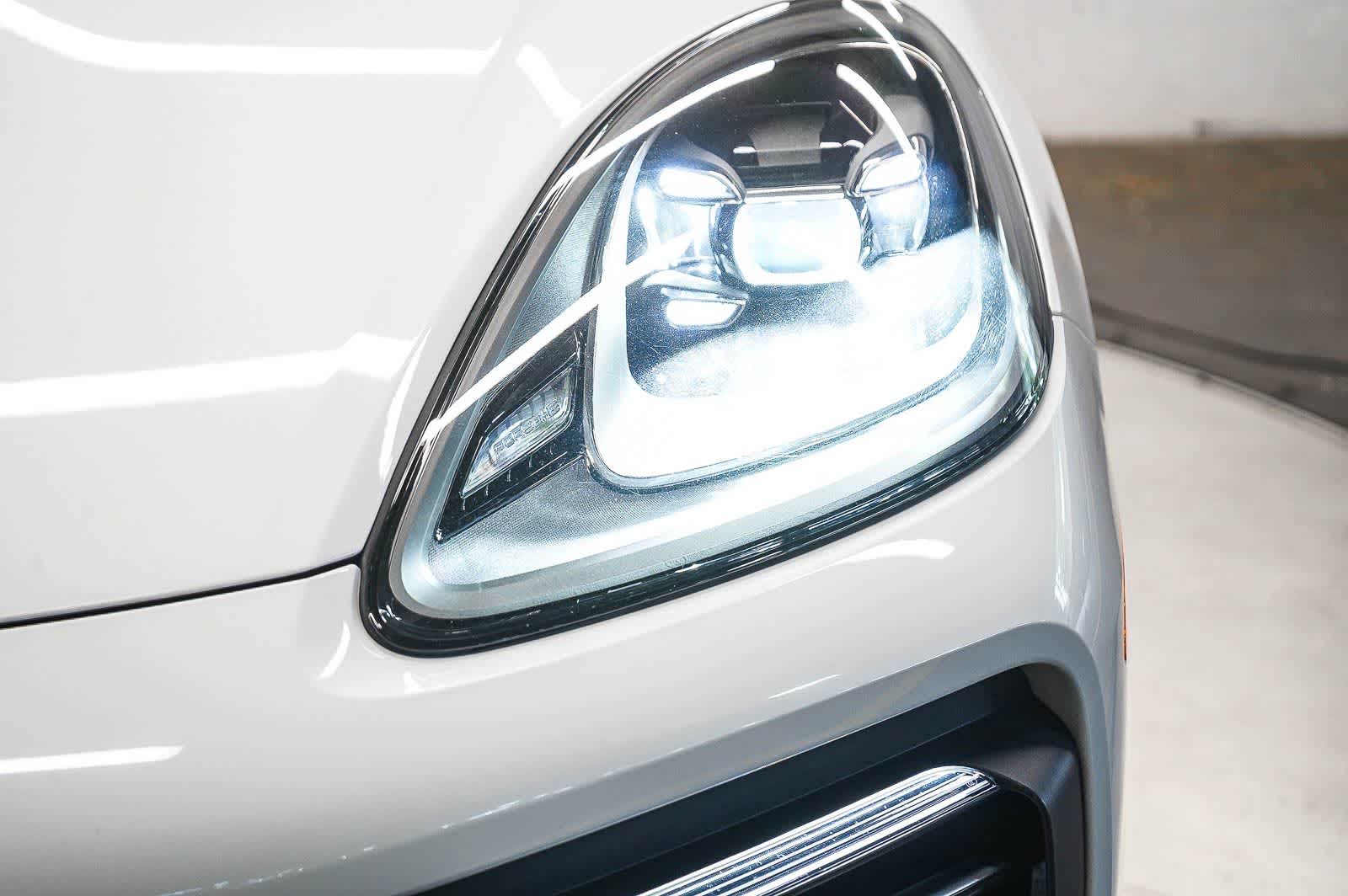 Thumbnail: 2022 Porsche Cayenne - 7