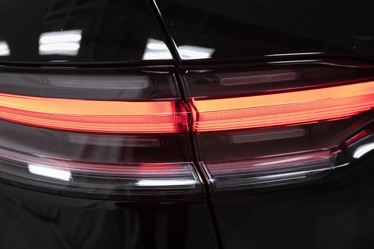 Thumbnail: 2026 Porsche Macan - 16