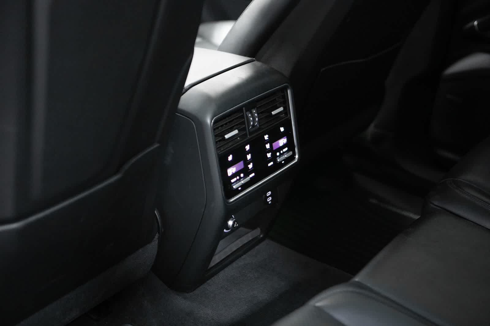 Thumbnail: 2023 Porsche Cayenne - 35