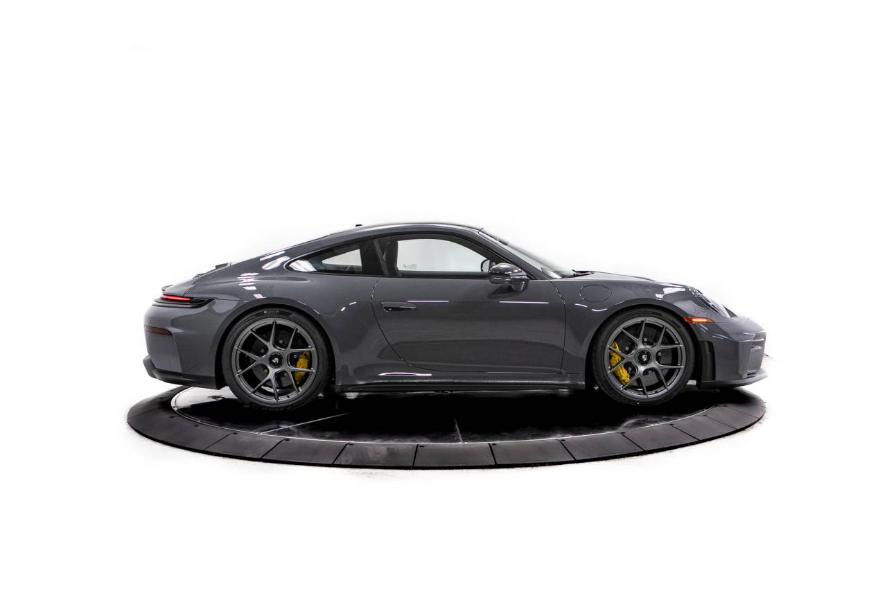 Thumbnail: 2026 Porsche 911 - 8