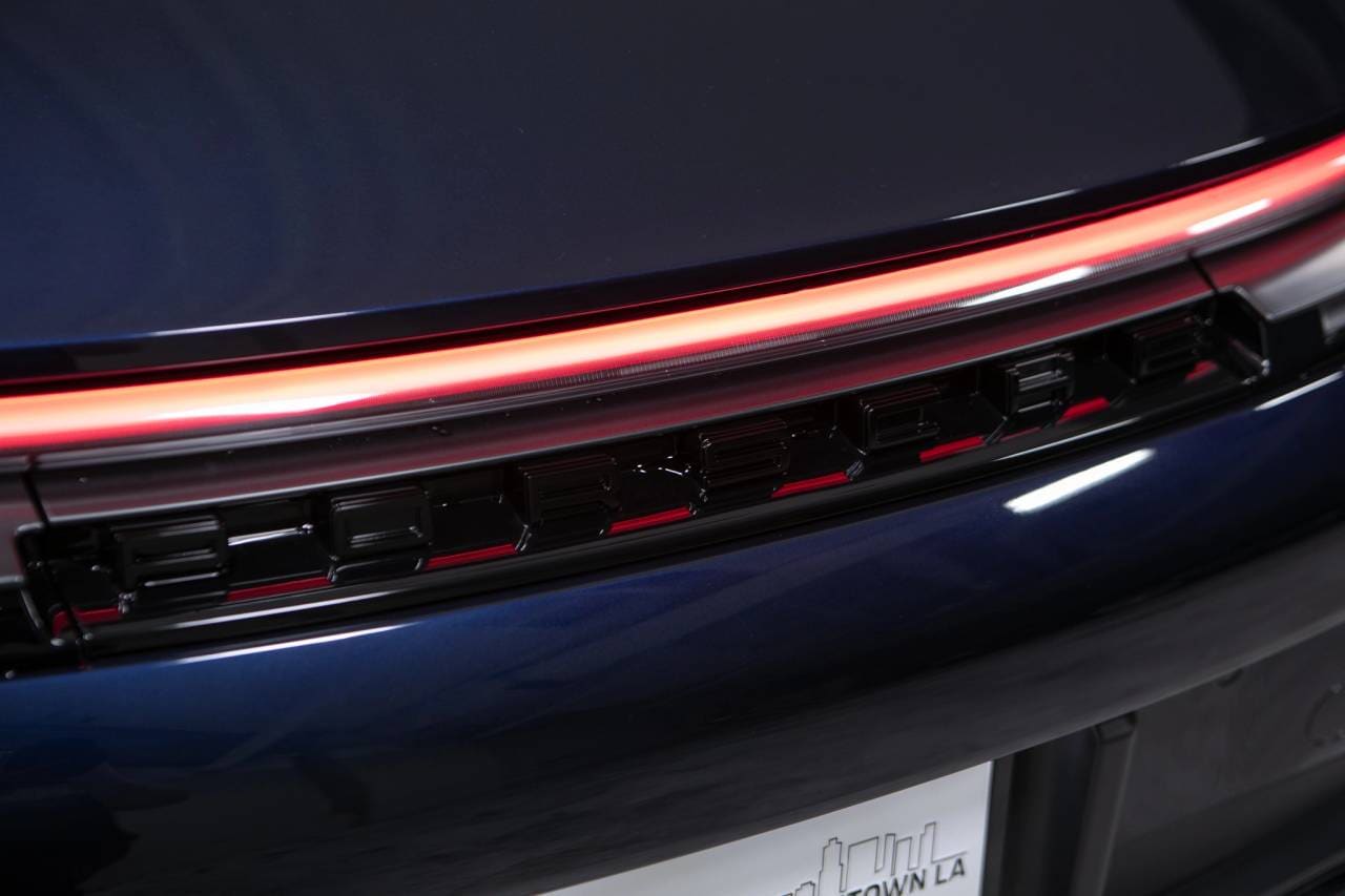 Thumbnail: 2026 Porsche 911 - 15