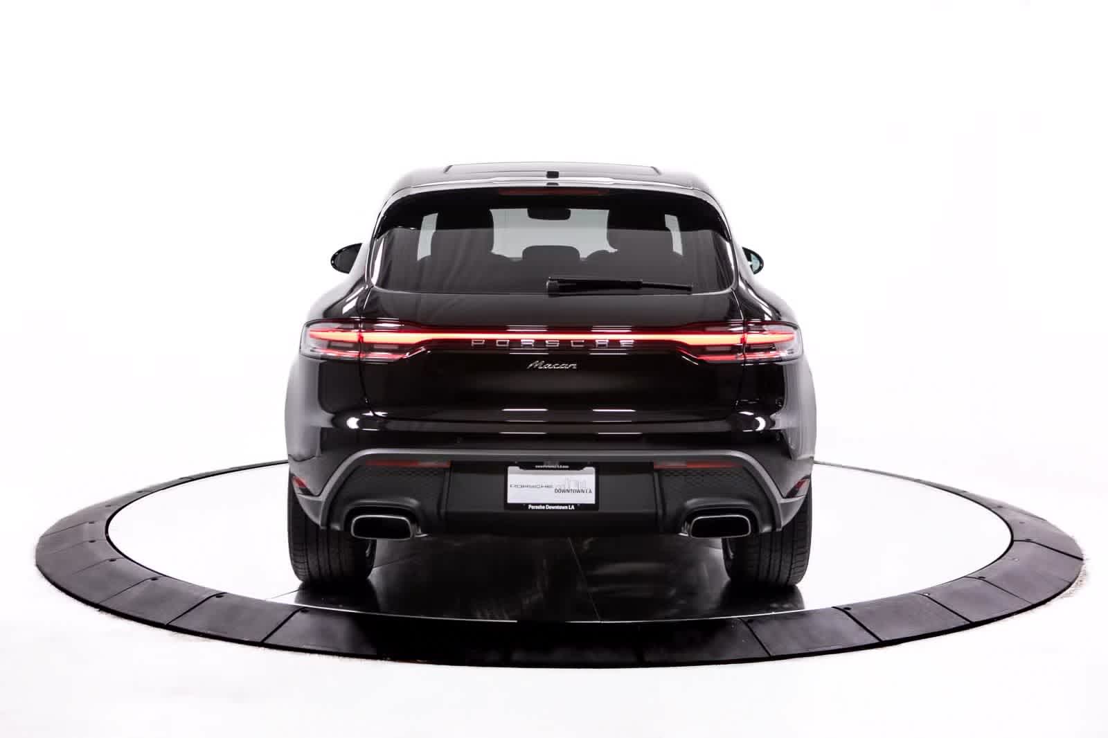 Thumbnail: 2026 Porsche Macan - 6