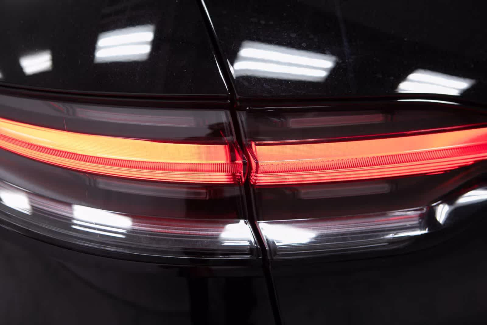 Thumbnail: 2026 Porsche Macan - 19