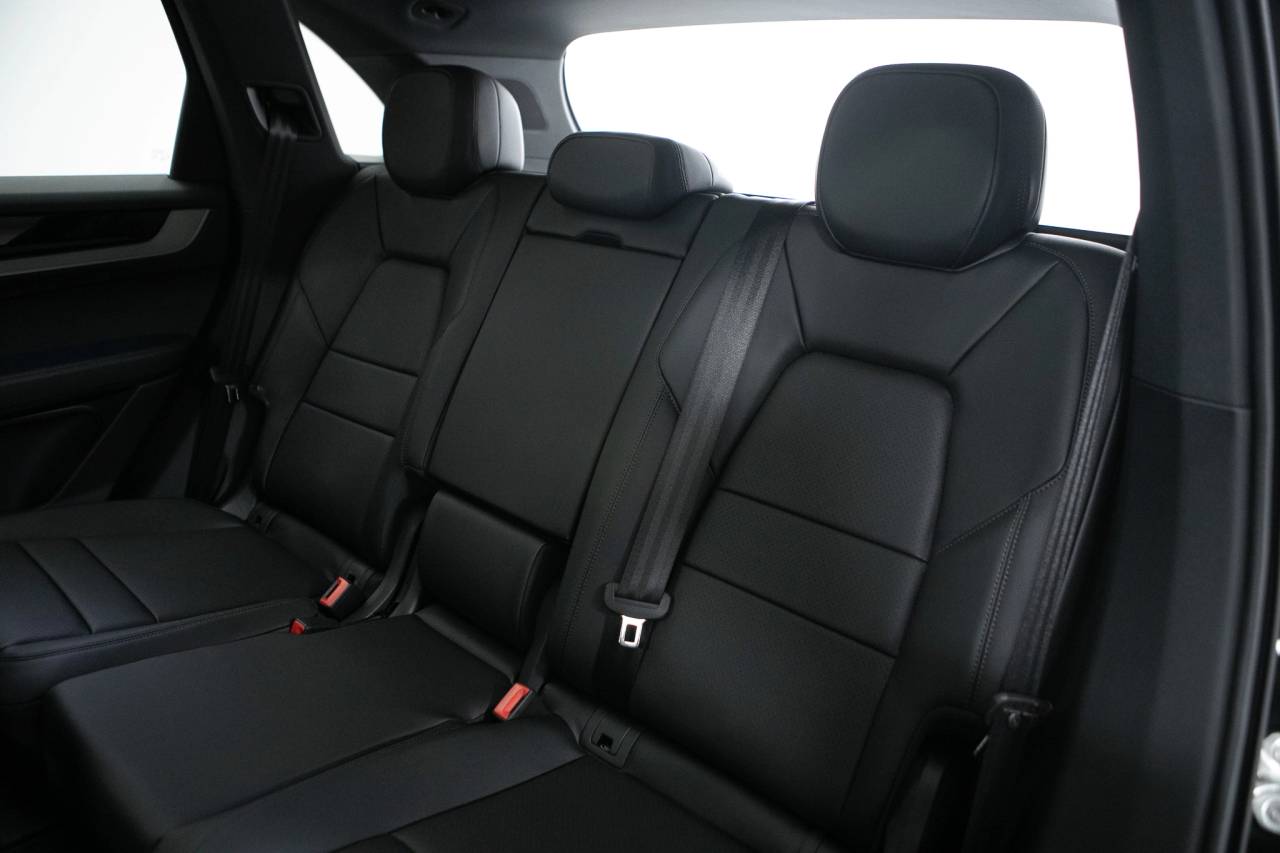 Thumbnail: 2026 Porsche Cayenne - 36