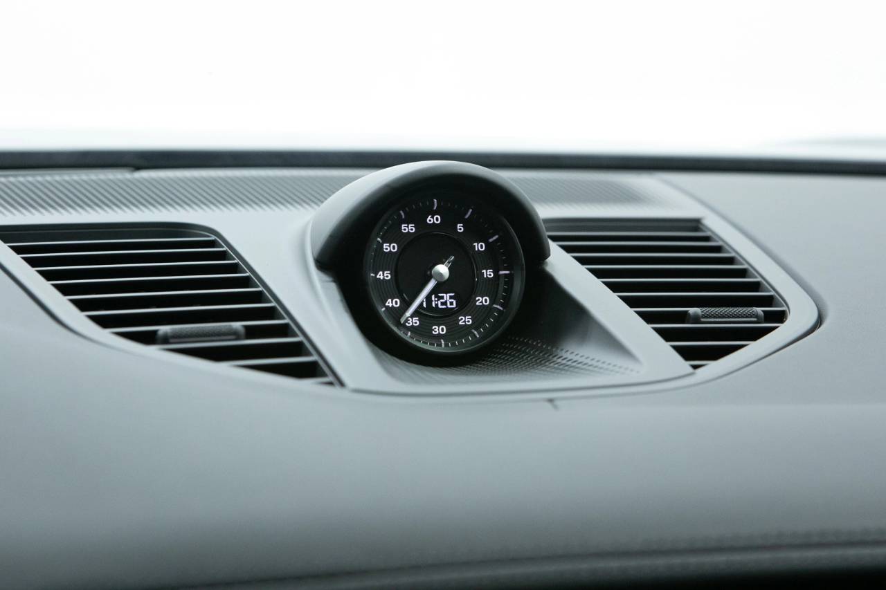 Thumbnail: 2026 Porsche Panamera - 33