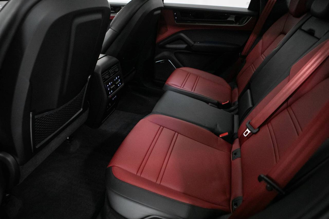 Thumbnail: 2026 Porsche Cayenne - 37