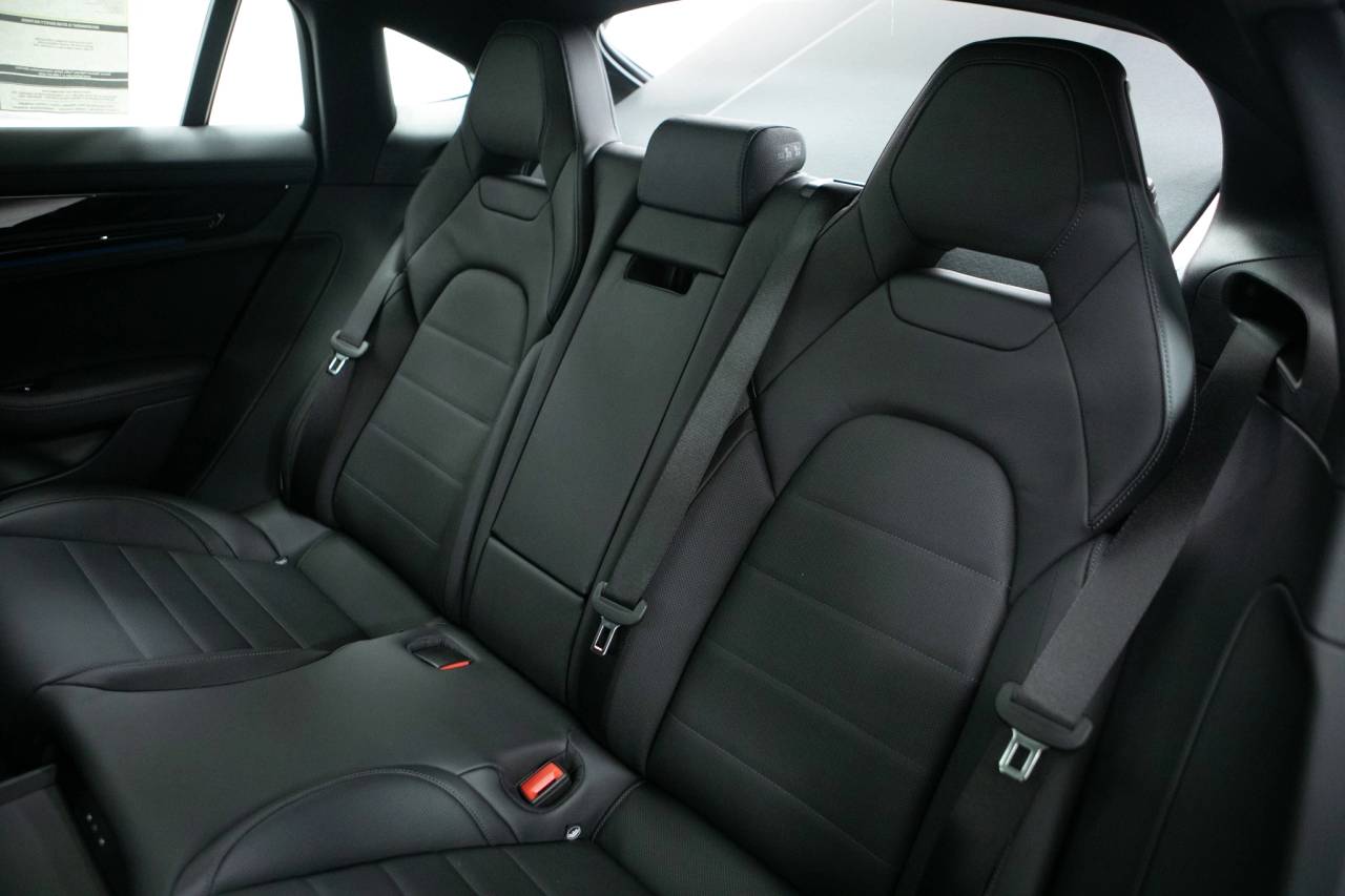 Thumbnail: 2026 Porsche Panamera - 38