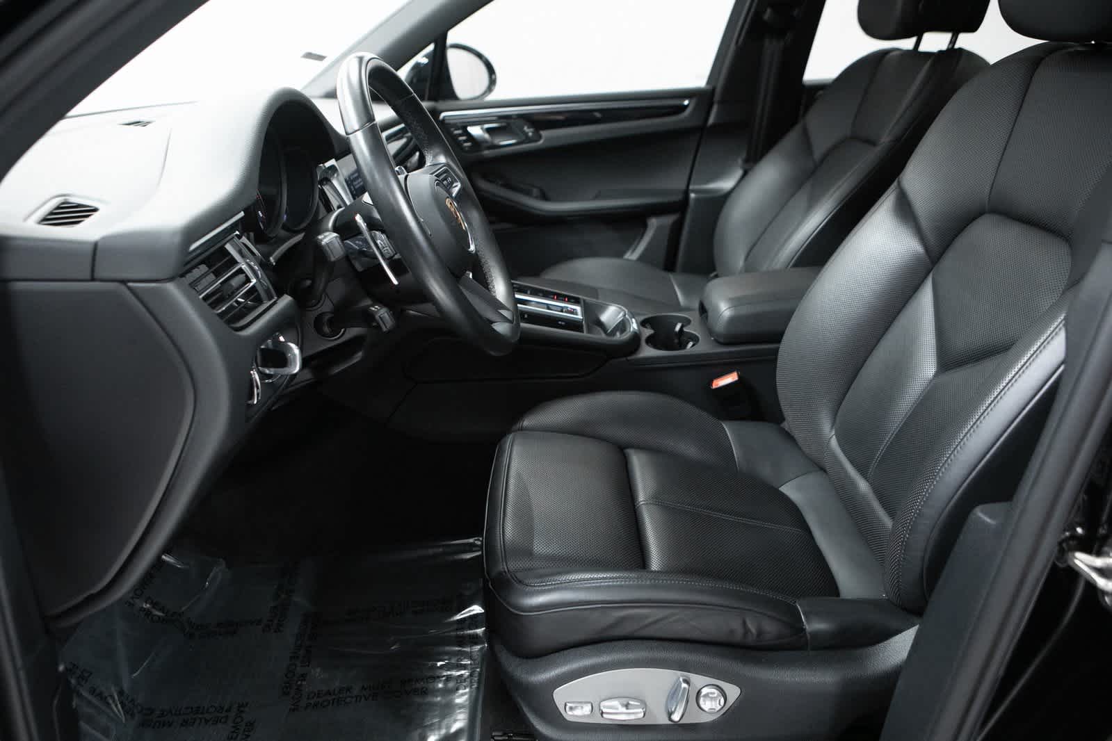 Thumbnail: 2023 Porsche Macan - 16