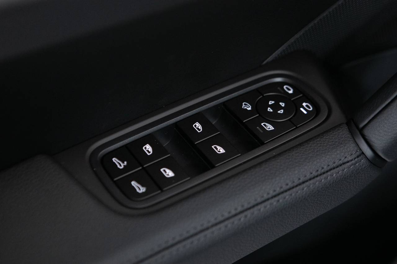 Thumbnail: 2026 Porsche Cayenne - 25