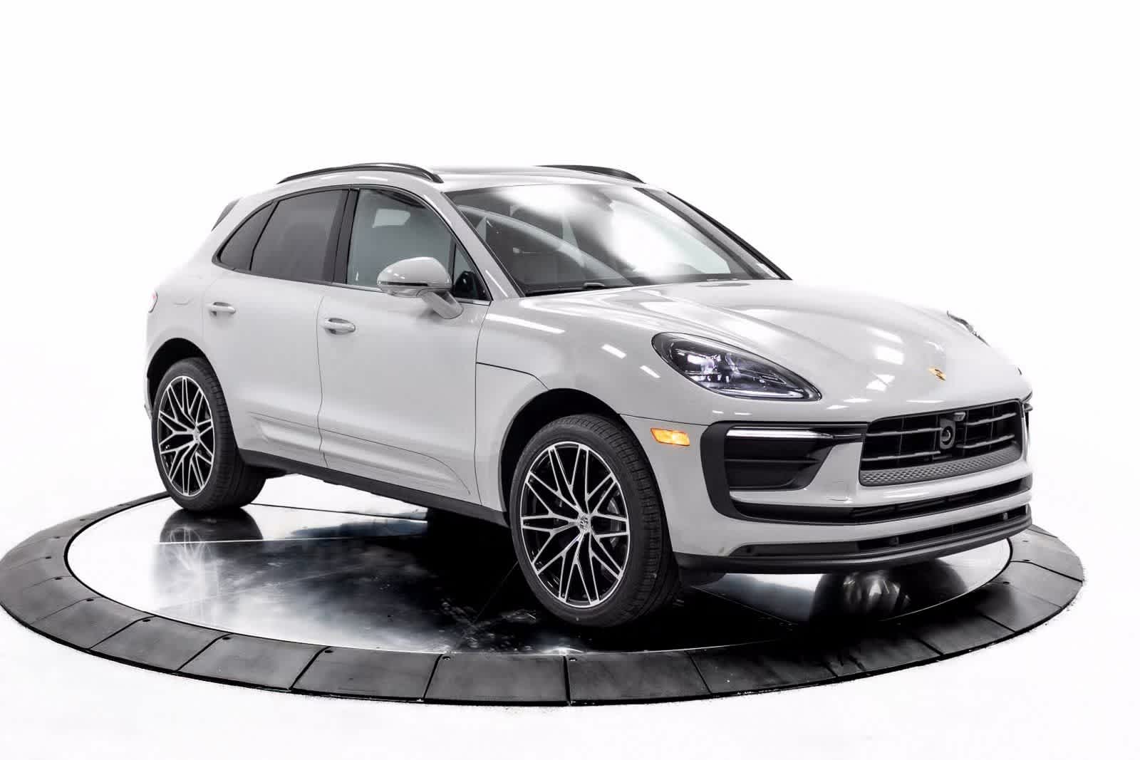 Thumbnail: 2025 Porsche Macan - 9