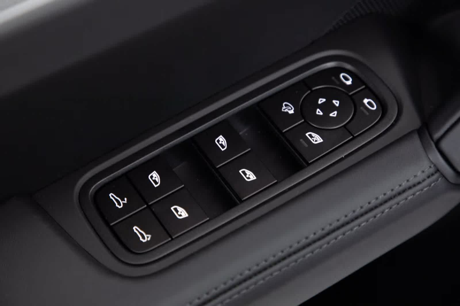 Thumbnail: 2025 Porsche Cayenne - 24