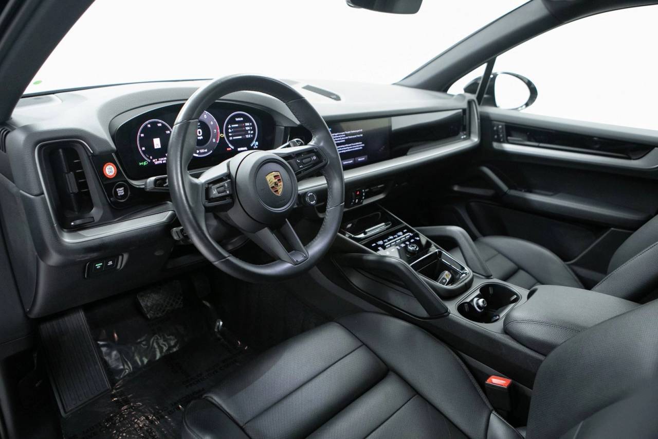 Thumbnail: 2026 Porsche Cayenne - 4