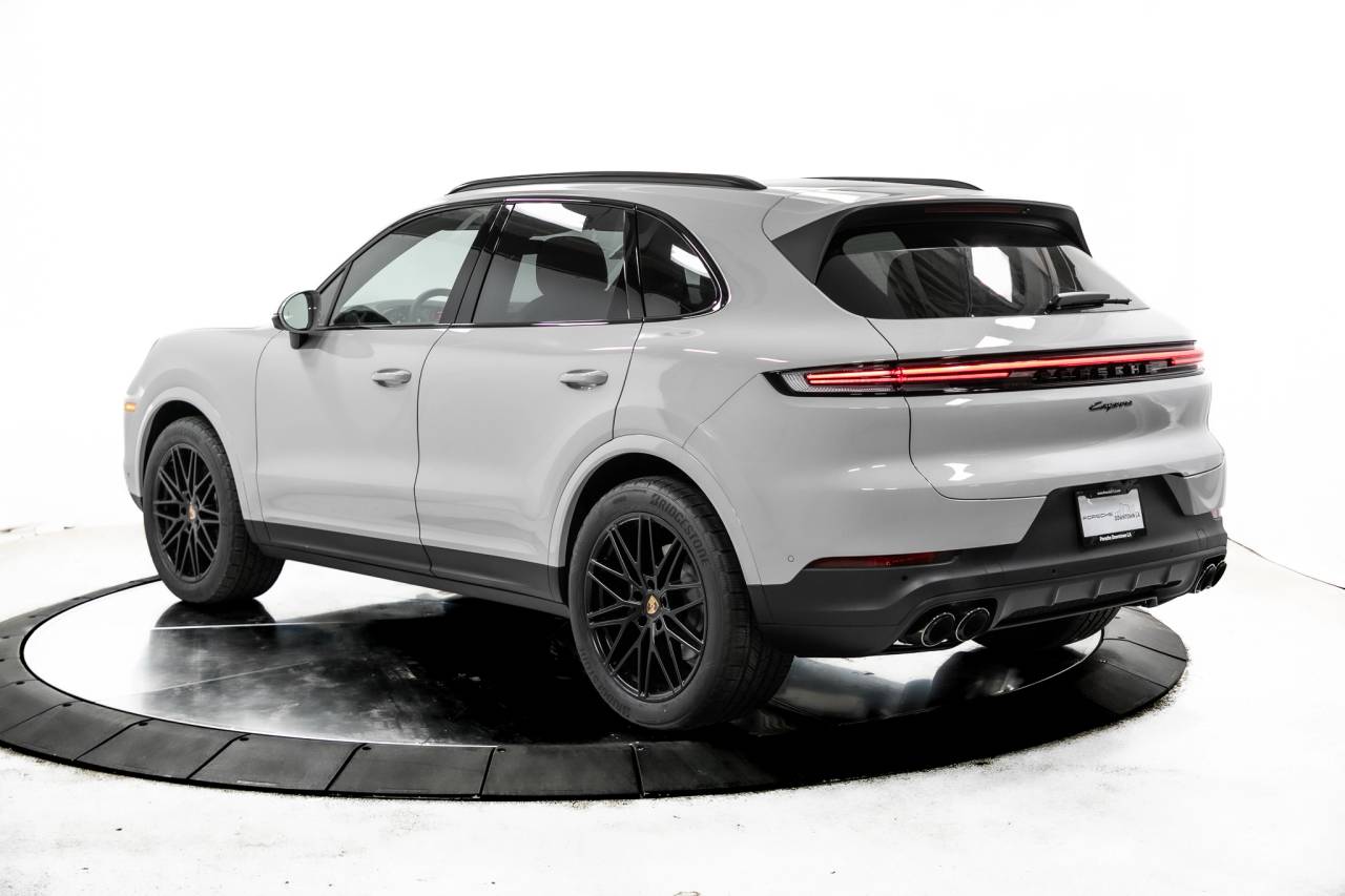 Thumbnail: 2025 Porsche Cayenne - 3