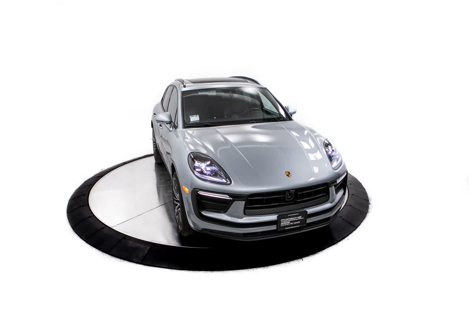 Thumbnail: 2026 Porsche Macan - 21