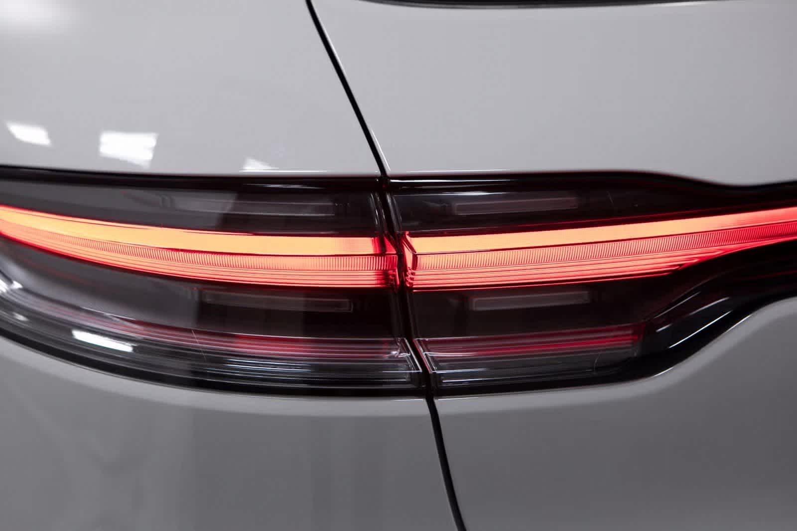 Thumbnail: 2025 Porsche Macan - 36