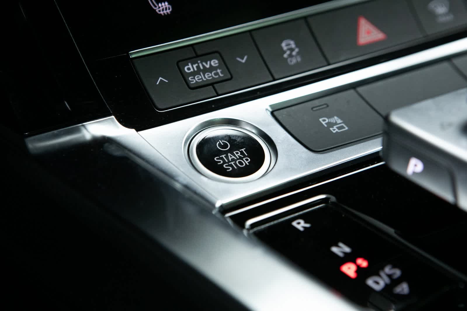 Thumbnail: 2022 Audi e-tron - 24